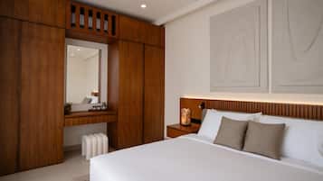 2 habitaciones, caja de seguridad en la habitación y escritorio