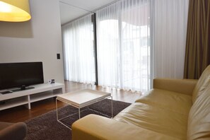 TV - 1BR - Modern, stylish, centrally located / Baron26 (Zürich)