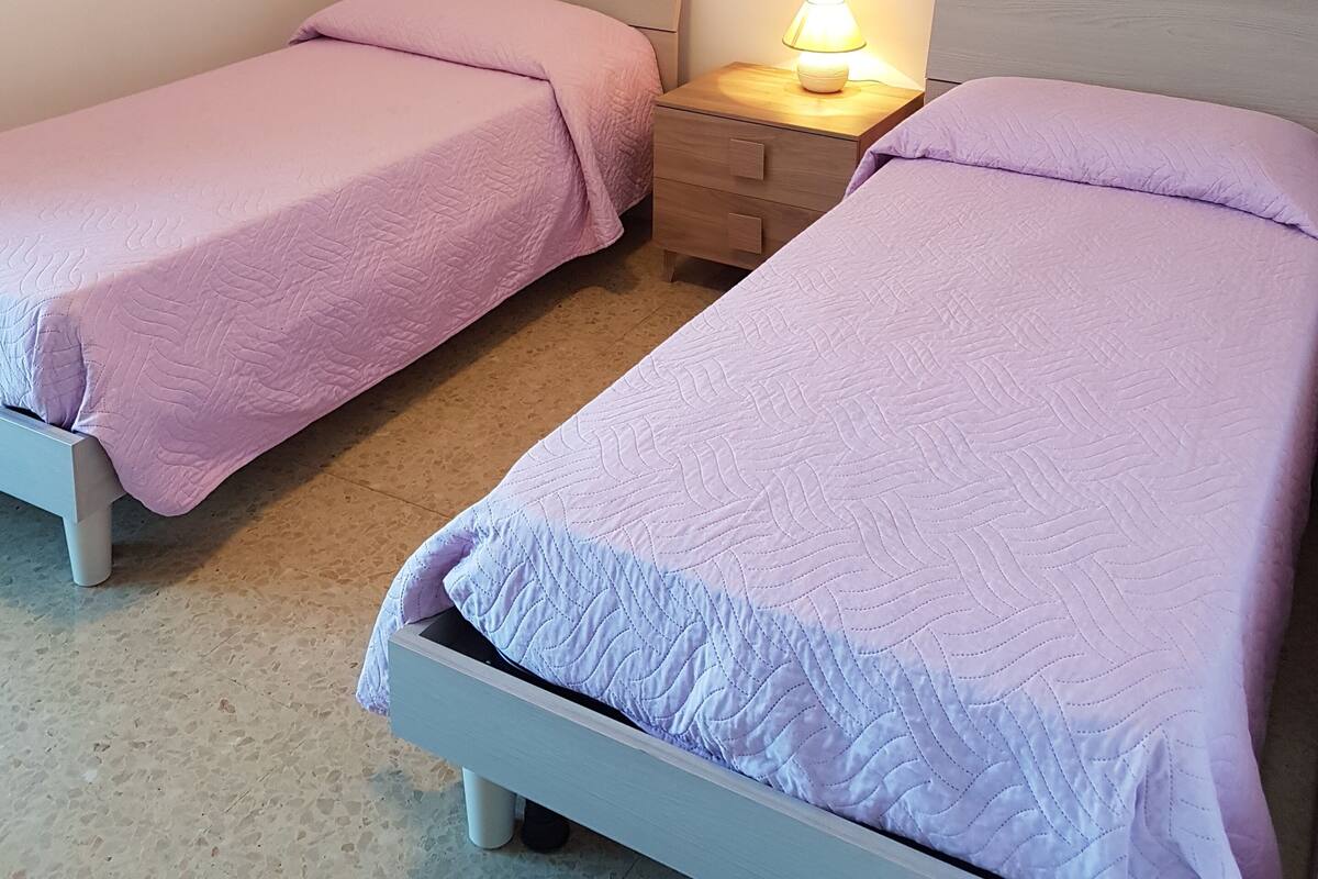 Apartment, 2 Schlafzimmer, Balkon, Seeblick | Verdunkelungsvorhänge, Bügeleisen/Bügelbrett, kostenlose Zustellbetten