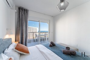 3 chambres, fer et planche à repasser, Wi-Fi gratuit, draps fournis