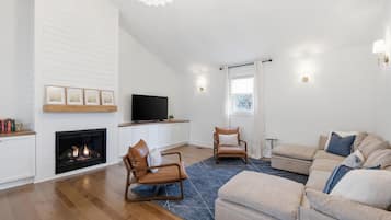 Smart TV, fireplace, video games