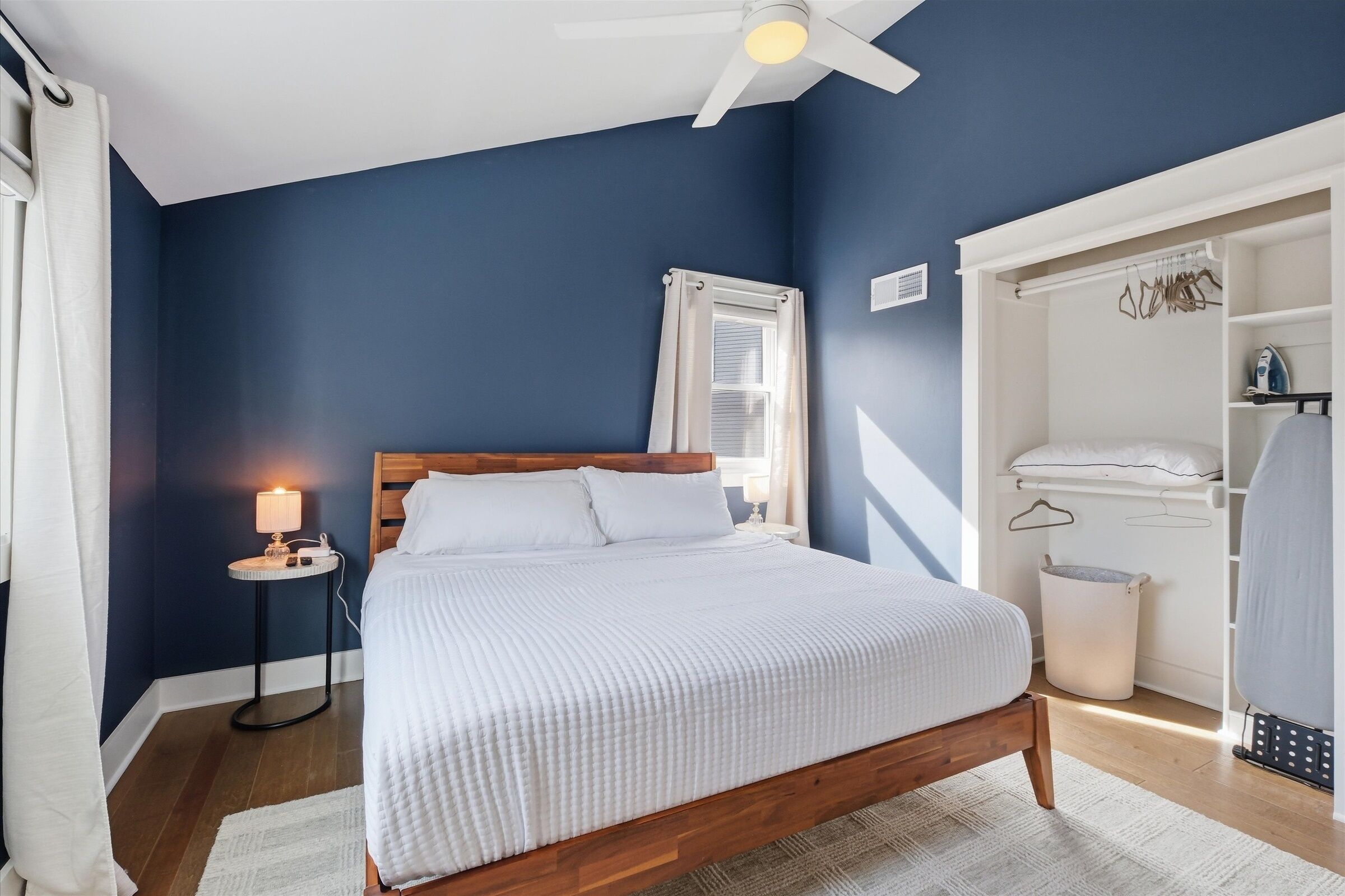 3 Schlafzimmer, Schreibtisch, Bügeleisen/Bügelbrett, kostenloses WLAN