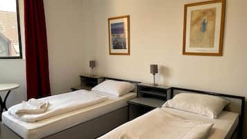 Una cassaforte in camera, tende oscuranti, insonorizzazione