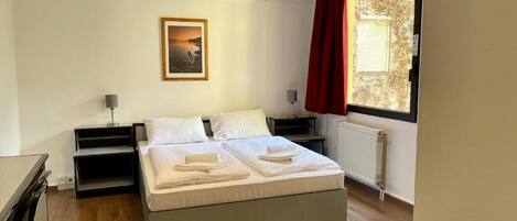 Chambre Double, vue cour intérieure