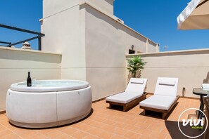 Outdoor spa tub - Casa Fina | terrace - jacuzzi - beach (Estepona)