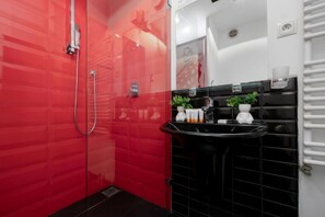 Apartment (1) | Bilik Mandi | Pancuran mandi, tuala disediakan 