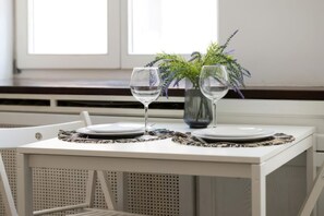 Apartment (1) | In-room dining - Apartamenty Sun & Snow Piwna (Warsaw)