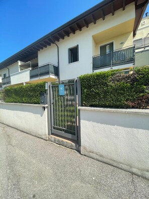 Exterior detail - Relaxation in Holiday House Calmasino (Veneto)