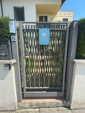 Exterior detail - Relaxation in Holiday House Calmasino (Veneto)