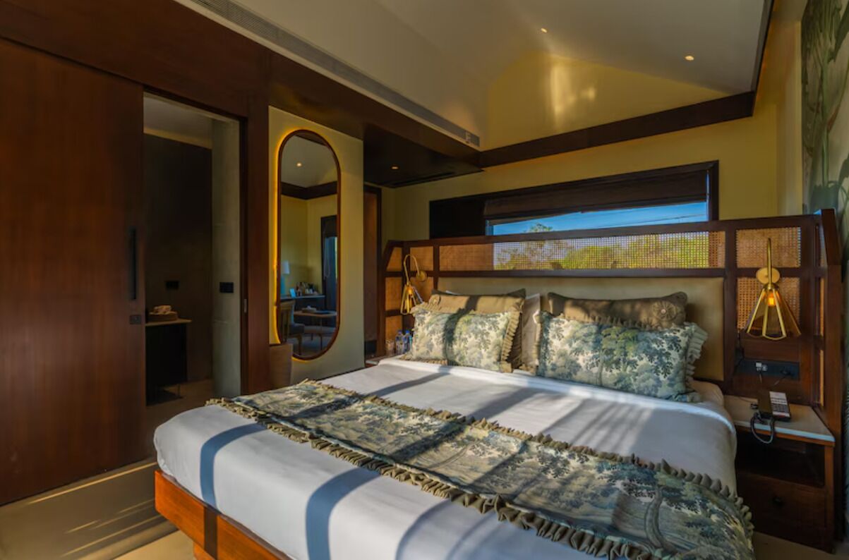 In-room safe, desk, laptop workspace, blackout curtains