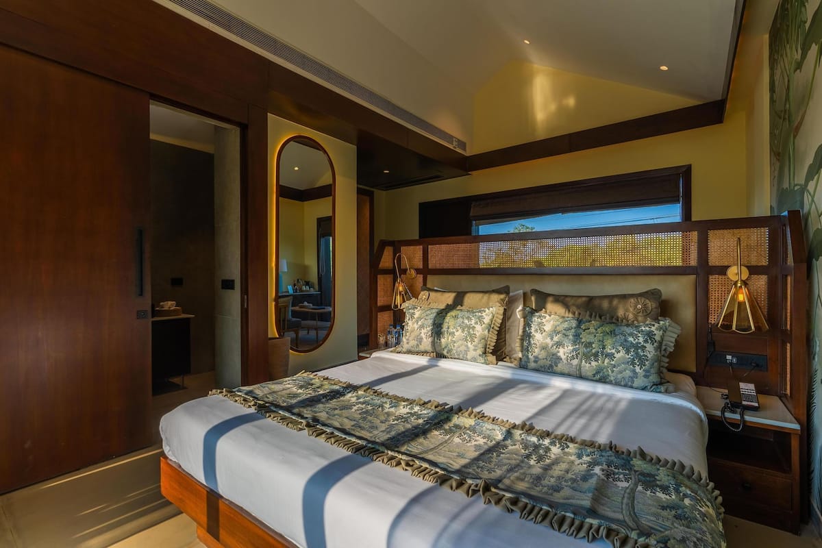 In-room safe, desk, laptop workspace, blackout drapes