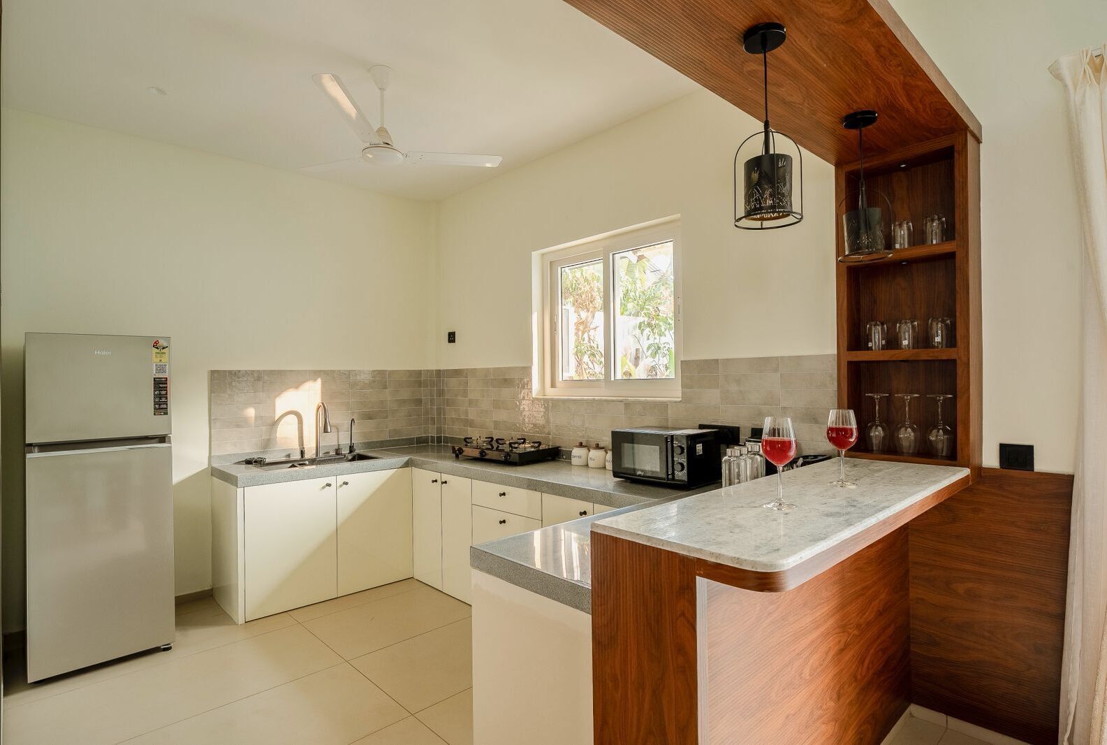 Familievilla, bassengutsikt | Eget kjøkken