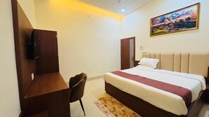 豪華雙人房 | 書桌、免費無線上網