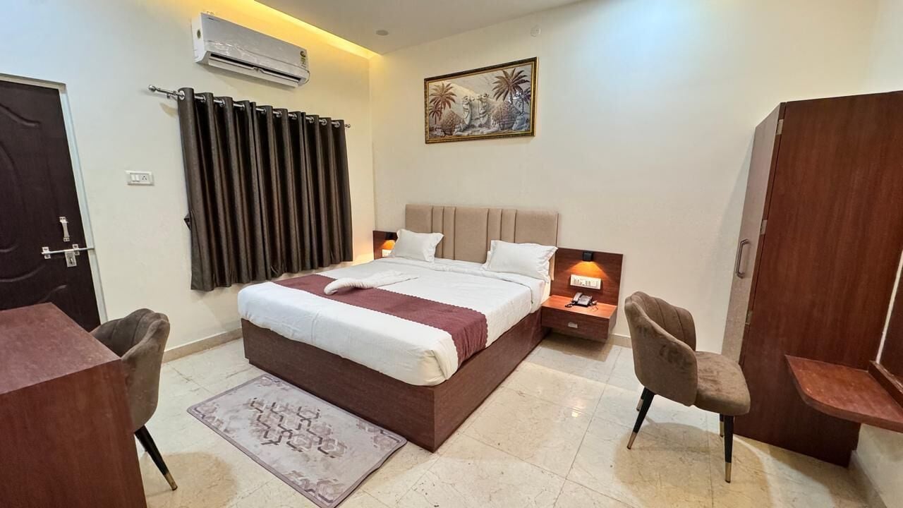 豪華雙人房 | 書桌、免費無線上網