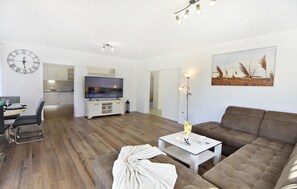 TV - Comfortable holiday home with pool (Buroli)