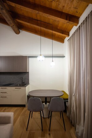 Deluxe Apartment, 2 Bedrooms | Living area