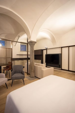 Exclusive Studio Suite. Ca Moroni Collection