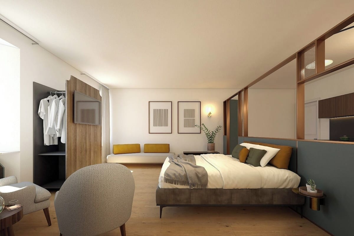 Laptop workspace, soundproofing, iron/ironing board, free WiFi