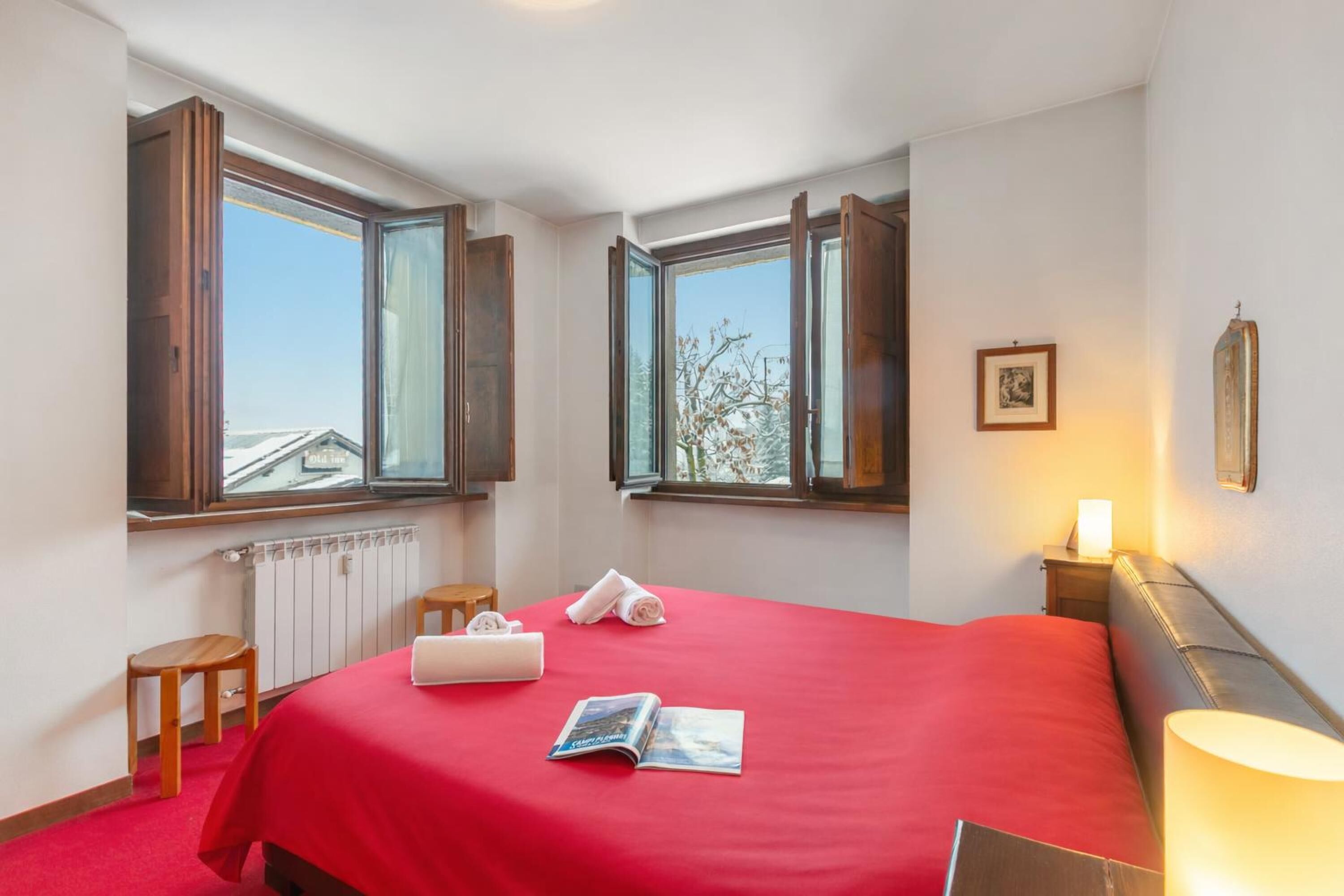 2 عدّة غرف نوم وواي فاي مجانًا وملاءات أسرّة