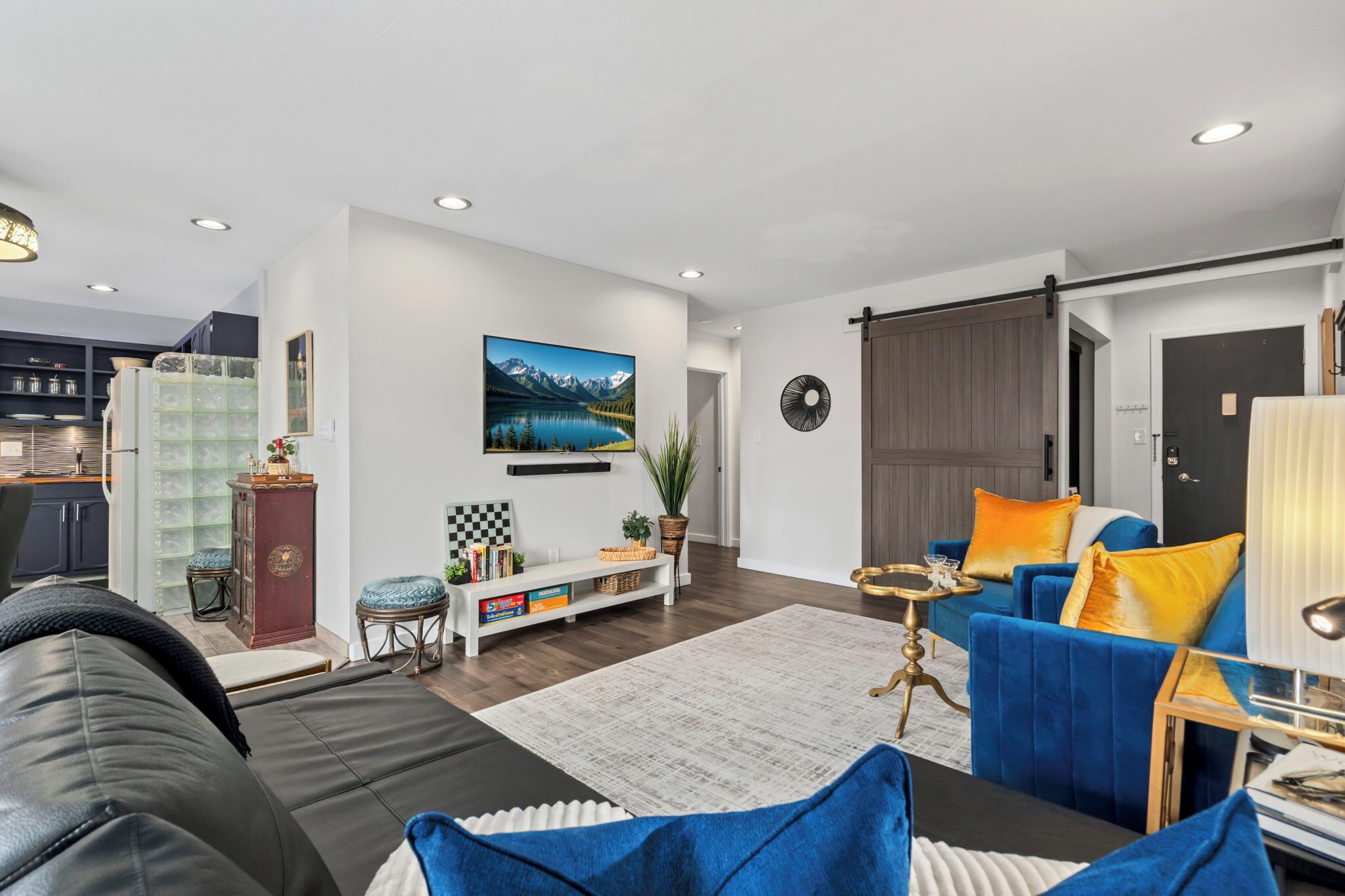 Apartment, Mehrere Betten, Küche, Gartenblick | Wohnbereich