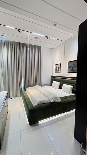 Luxury Apartment, Balcony, Park View - Rahat luxury apartment (Lagos)