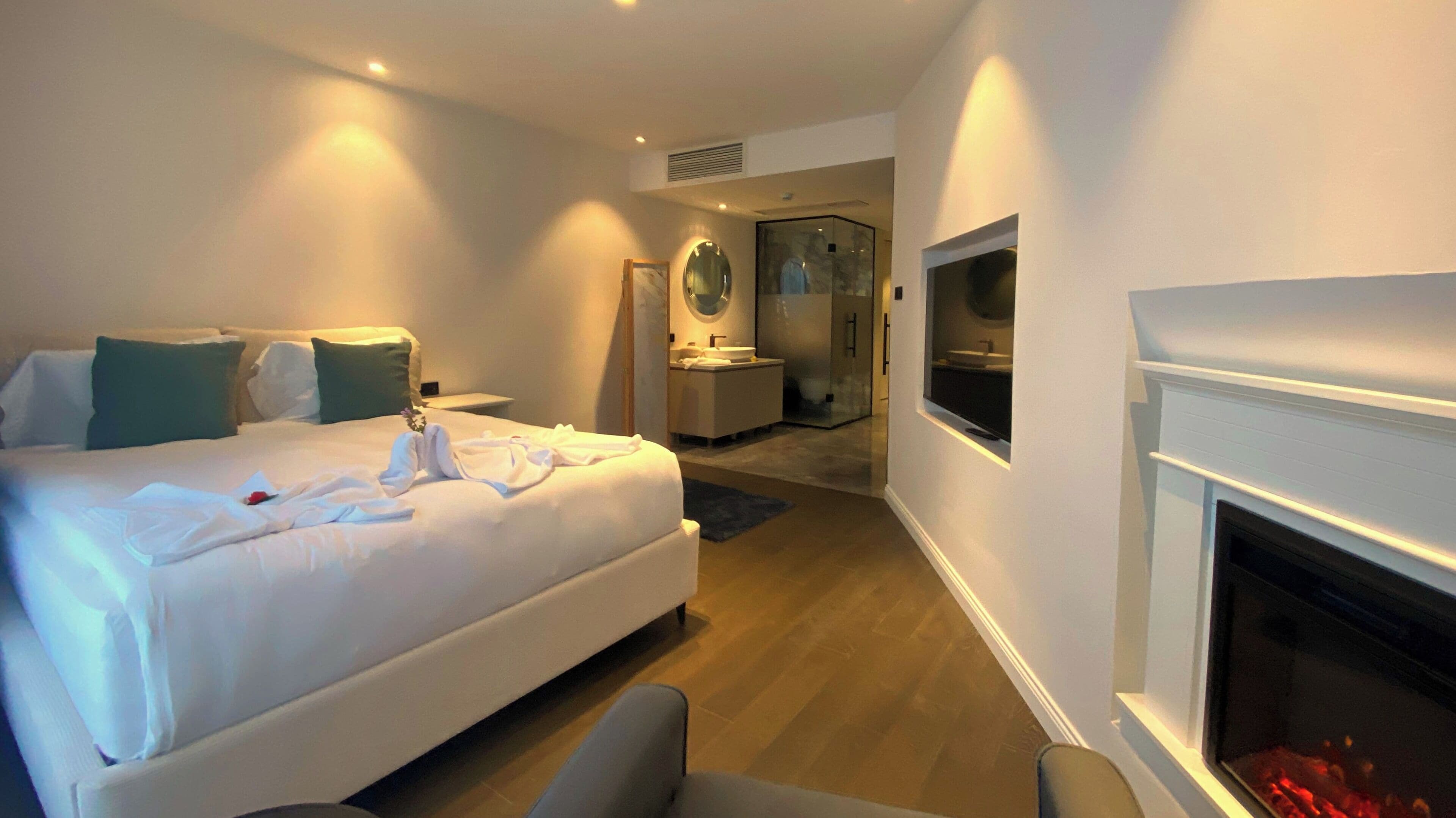 Comfort-Doppelzimmer | Kostenlose Minibar, kostenloses WLAN, Bettwäsche