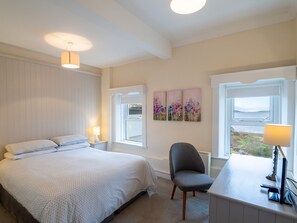 5 bedrooms, iron/ironing board, free WiFi, bed sheets - The Convent Leenane wild atlantic way (Leenaun)