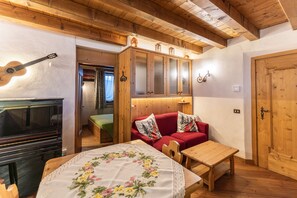 Interior - Casa Noce, quiet and surrounded by nature (Cortina d´Ampezzo)