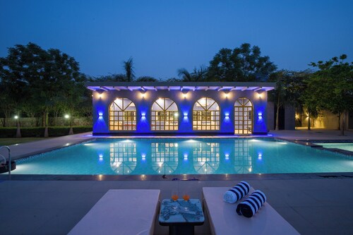 ELIVAAS Enchantia 6 BHK Farmhouse 