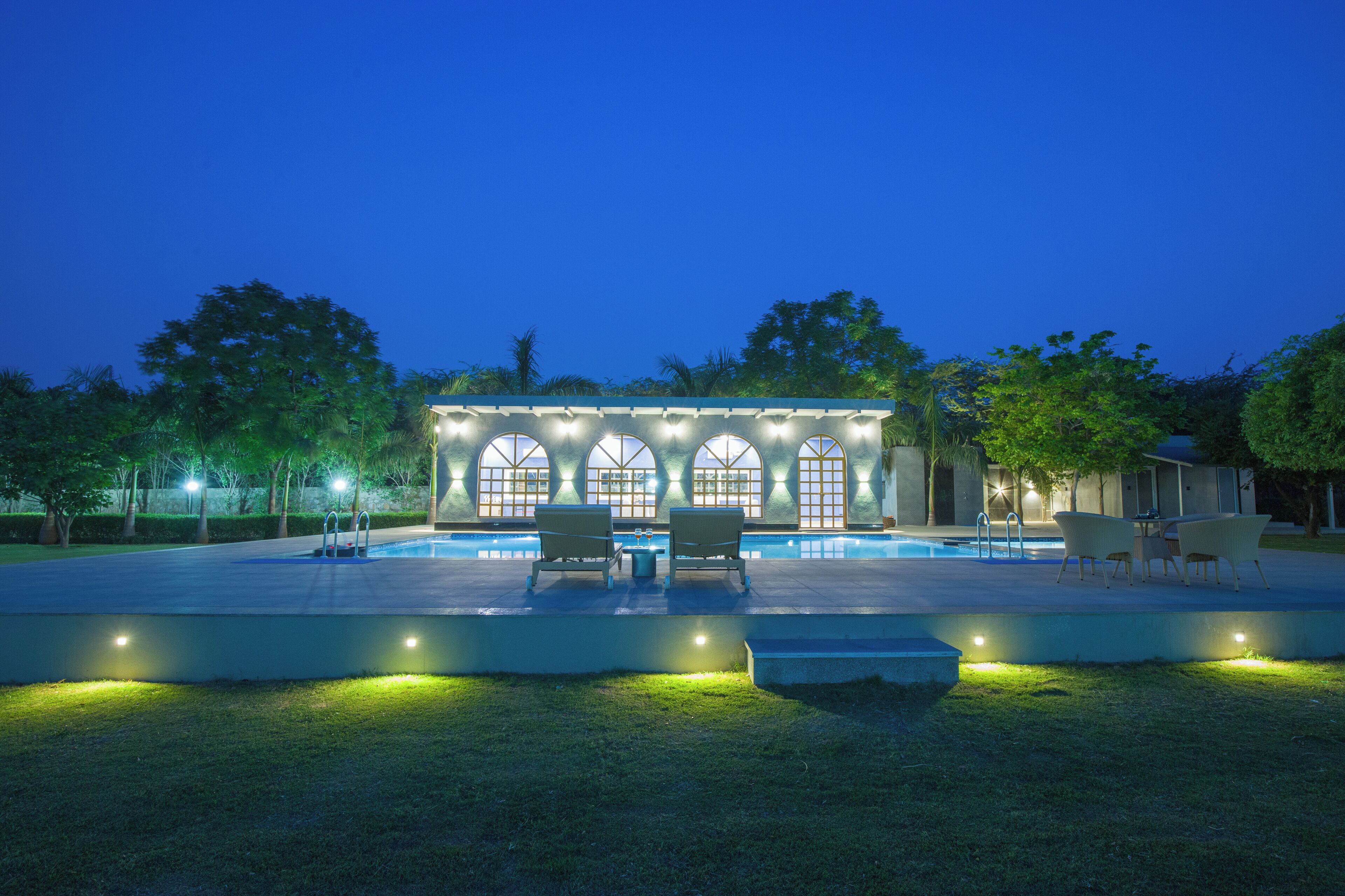 Kolam renang outdoor