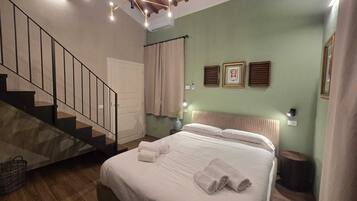 Iron/ironing board, travel crib, WiFi, bed sheets