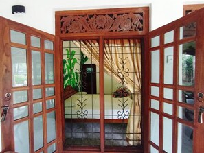 Comfort Double Room, Garden View | In-room safe, desk, laptop workspace, soundproofing - Keerthi Homestay (Sigiriya)