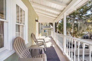 Property grounds - Birds Nest- 3 bed/1 bath in the heart of historical St. Augustine (St. Augustine)