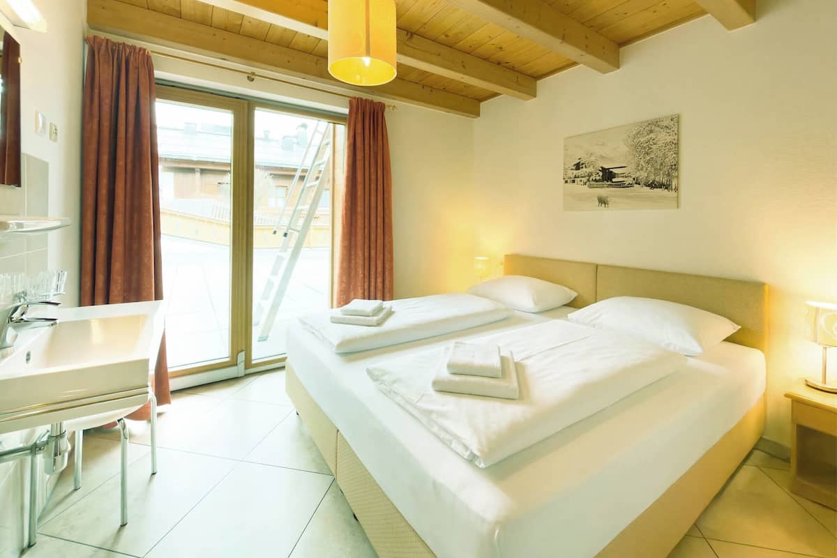 Departamento superior, balcón, vista al valle | Caja de seguridad en la habitación y wifi gratis