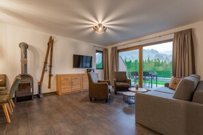 Comfort Apartment, Balcony, Valley View | Living area - eder.VIEW (Maria Alm am Steinernen Meer)