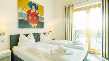 Apartamento superior, sacada, vista para o vale | Cofres nos quartos, Wi-Fi de cortesia