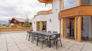 Royal appartement, uitzicht op vallei | Buiten dineren