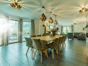Apartament reial, vistes a la vall | Sala d'estar | Televisor de pantalla plana de 40 polzades amb canals per cable 