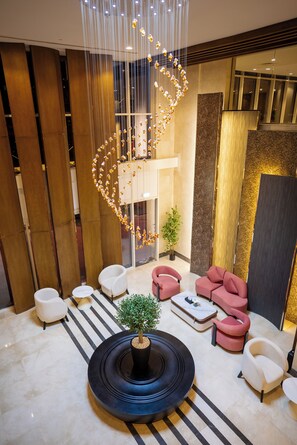 Coin salon dans le hall
