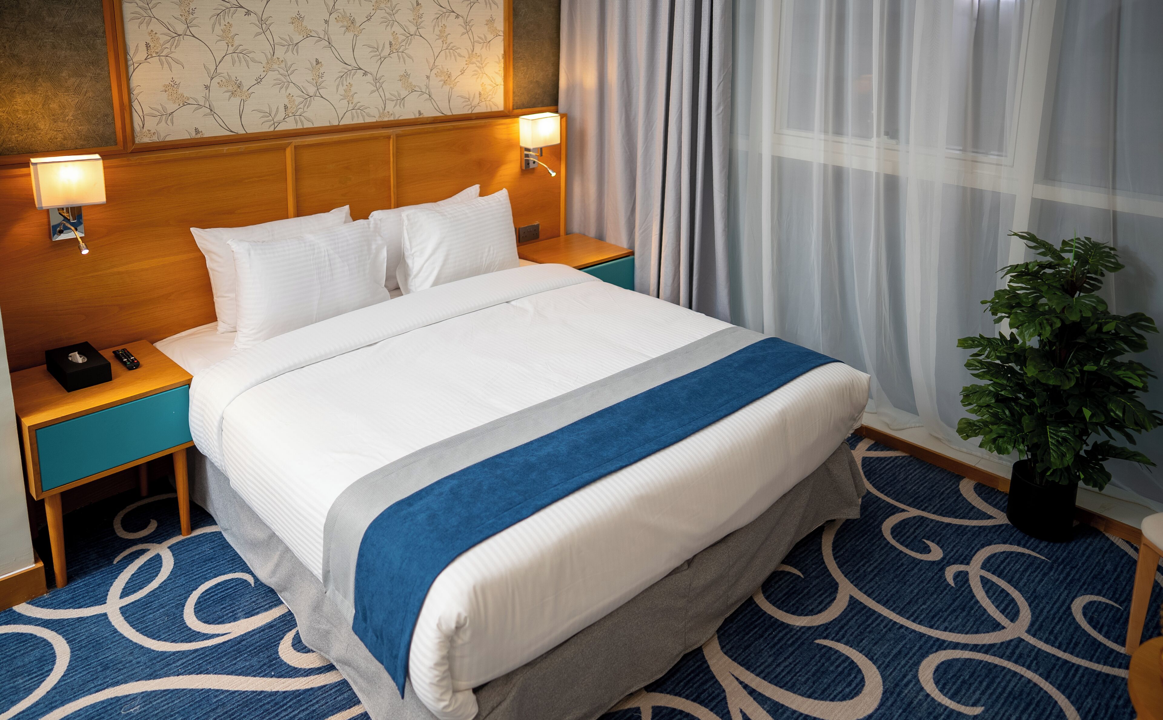 Daunenbettdecken, Pillowtop-Betten, Minibar, Zimmersafe