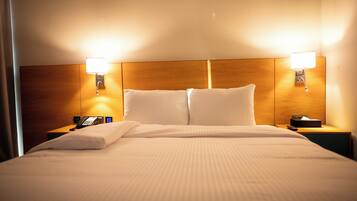 Deluxe-Zimmer, Stadtblick, Turm | Daunenbettdecken, Pillowtop-Betten, Minibar, Zimmersafe