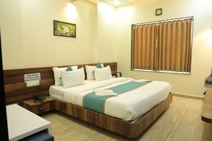 Deluxe Double or Twin Room | Free WiFi - Hotel Vraj Inn (Dwarka)