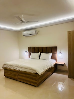 Room - Greek House By Housiify (Gurugram)