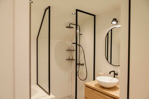 Hair dryer - A large detached Watervilla with Sauna and view of the outer harbour (Heeg)