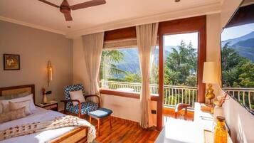 Superior tweepersoonskamer, balkon, uitzicht op bergen | Gratis wifi