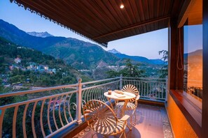 Villa de lujo, balcón, vistas a la montaña | Vistas a la montaña