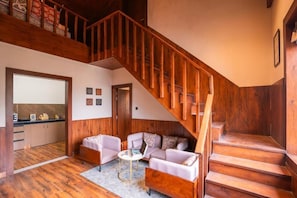 Villa de lujo, balcón, vistas a la montaña | Interior