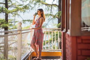 Suite de lujo, balcón, vistas a la montaña | Balcón