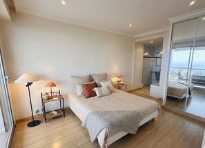 2 bedrooms, iron/ironing board, WiFi, bed sheets - Panoramic Sea-View Apartment w terrace in Cannes, 2 Bed, 2 Bath Pool & Parking (Cannes)
