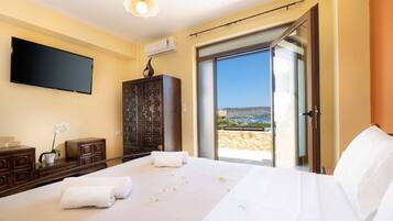 Skrivebord, strykejern/-brett, wi-fi og sengetøy